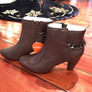 Easy Spirit Leather Purple Ankle Boots, size 7.5